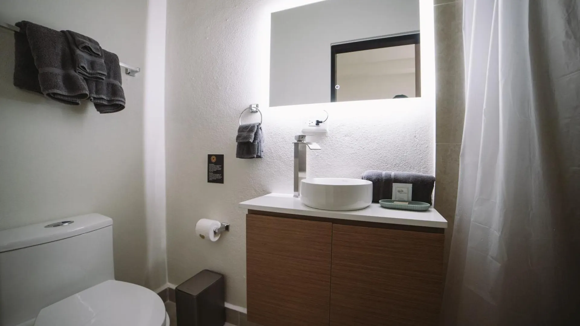 The Looking Glass Hotel San Juan