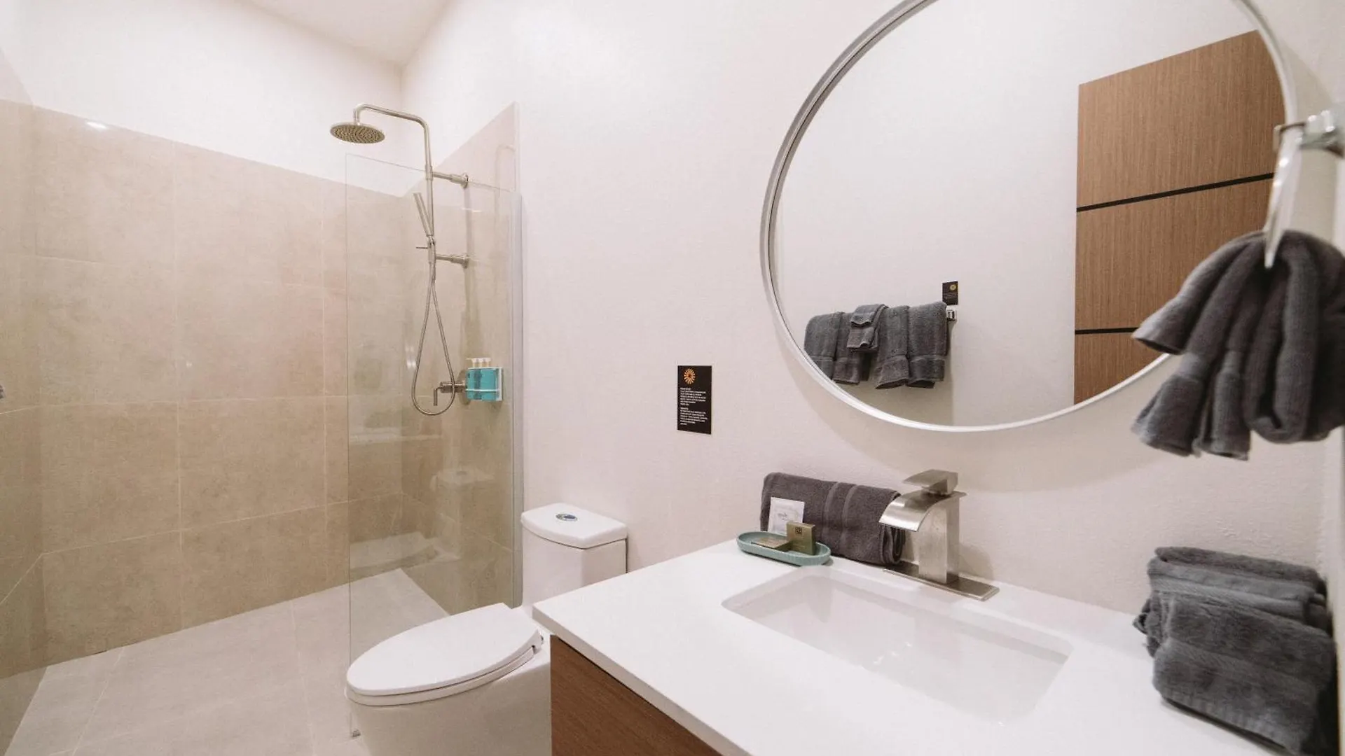 The Looking Glass Hotel San Juan
