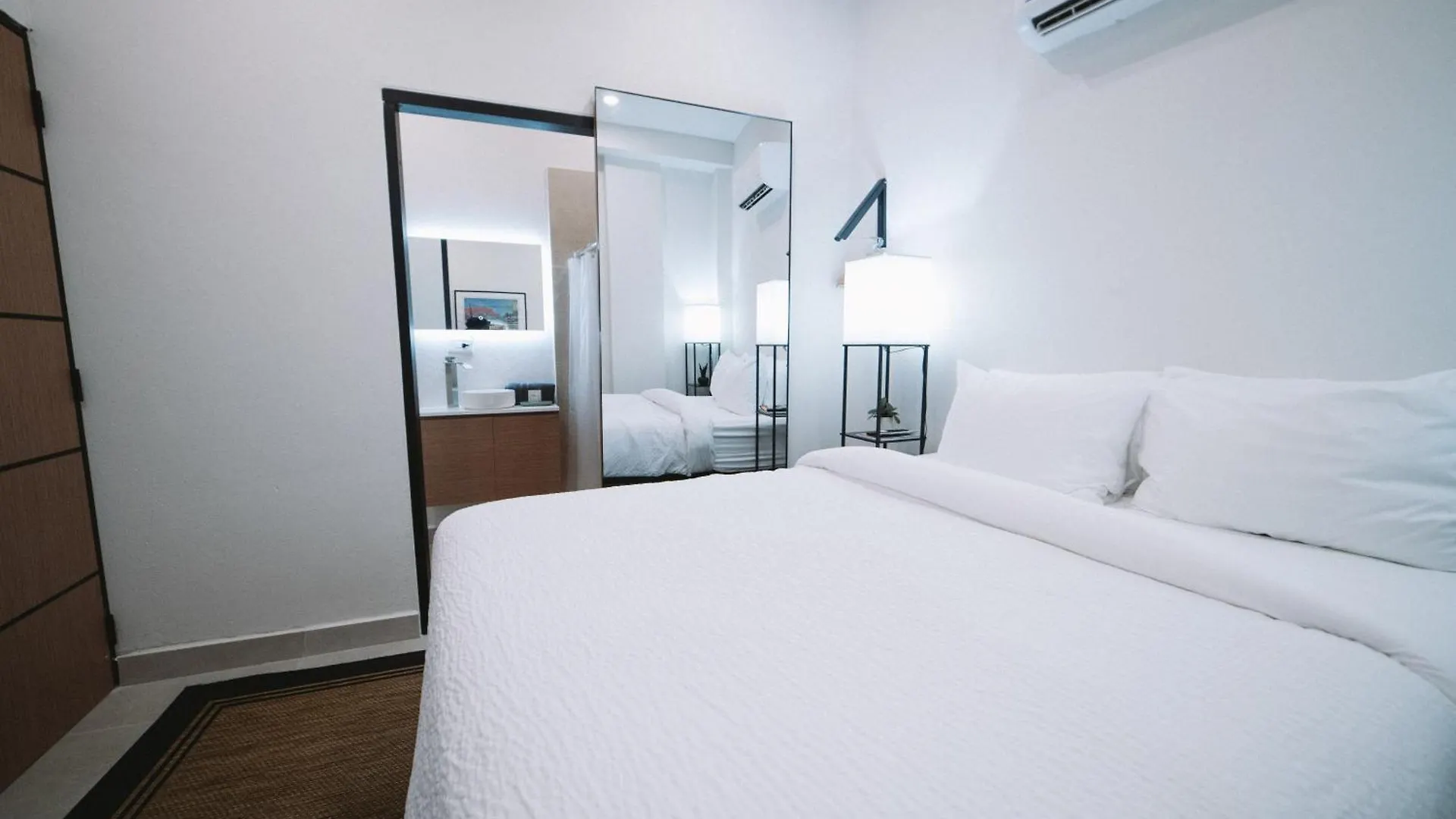 The Looking Glass Hotel San Juan