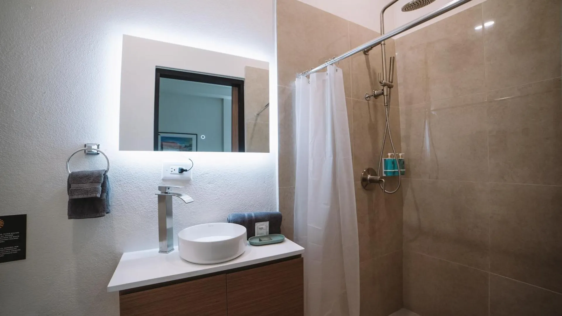 The Looking Glass Hotel San Juan